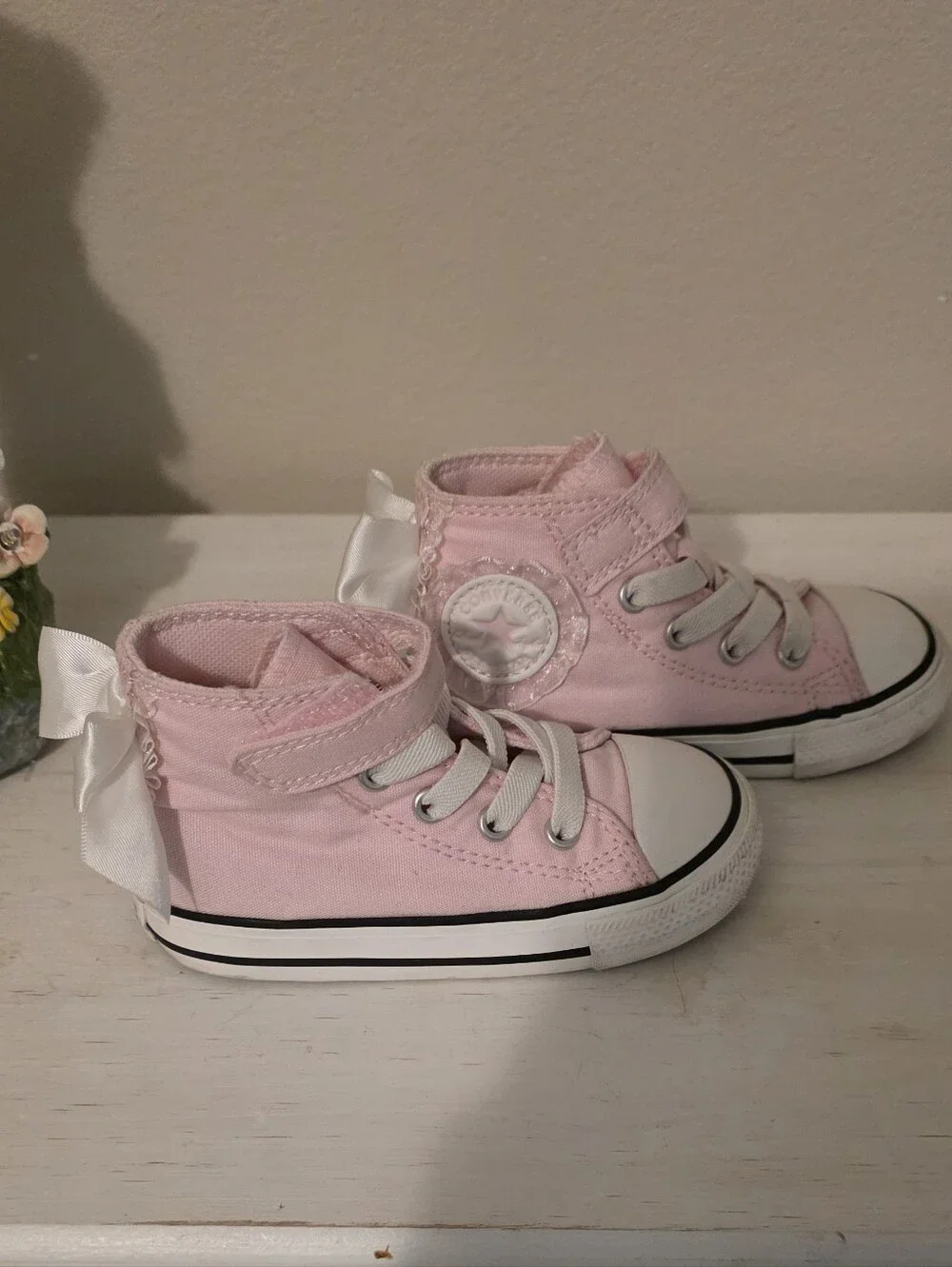 Converse Size 6 toddler- Pink Canvas High-Top Sneakers with LACE AND BOW accents